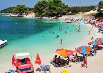 Vaksinimi hapi rrugën e sezonit, operatorët: Ja turistët që kryesojnë në rezervimet e deritanishme