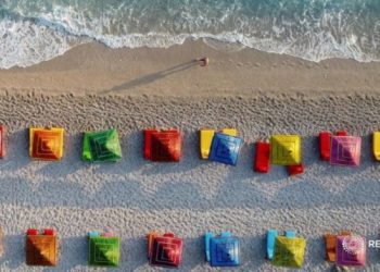 Reuters prezanton Dhërmiun me një foto: “Një nga plazhet joniane”