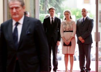 Pasuria e ‘frikshme’ e Familjes Berisha, pallate, fabrika, vila, disa shtëpi e qindra mijëra euro! Shkëlzeni mbi 900 mijë € si sekser e konsulent, të ardhurat befasuese të Argitës