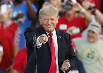 Trump u rikthehet tubimeve: COVID u përdor për të vjedhur zgjedhjet, por do të kthehemi në 2022