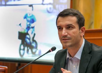 Abonetë e përgjithshme në Tiranë rikthehen së shpejti, Veliaj u heq licencën operatorëve që nuk respektonin standardet