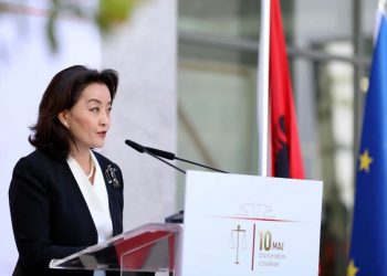 Ambasadorja amerikane jep lajmin e mirë / CDC: Shqipëria, me nivel të ulët rreziku nga Covid