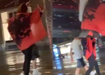 VIDEO/ Fitorja e Zvicrës ndaj Francës, shqiptarja feston në rrugët e Bernit me flamurin kombëtar, polici: Flamurin i gabuar për sonte