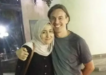 FOTO/ Amerikani shkoi në Kairo të studionte arabisht: I kërkova të martohej me mua, ajo tha menjëherë se është e pamundur