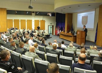 Përfundojnë kurset e oficerëve, Peleshi: Së shpejti mësimi në anglisht, Akademia e FA sipas modelit të West Point