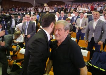 “Godet” fort këshilltari i Bashës: Berisha po përdor PD për t’u mbrojtur nga SHBA, duhej të largohej nga politika që më 2013