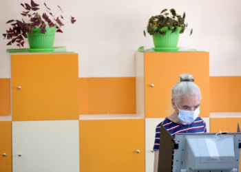 Bullgarët votojnë për parlamentin e ri mes shqetësimeve për shkallën e korrupsionit, ja kë nxjerrin fitues sondazhet