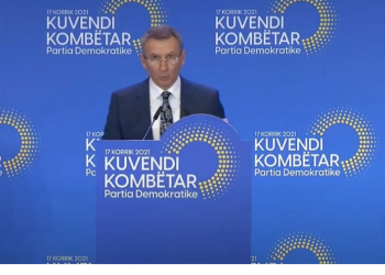 “E doja këtu”, ironia e Kadillit: Shpresoj që Basha nuk u largua se ka orën e gjumit