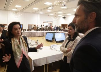 FOTOT/ “Ku jemi me kapjen e “peshqve të mëdhenj”?! Çfarë nuk u pa gjatë konferencës “5 vjet nga Reforma në Drejtësi”