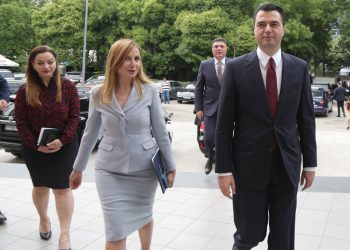 Boomerang-u i “Ballos me Pranga” të Lulzim Bashës