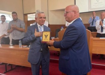 Ambasadori i Shqipërisë në Kosovë, Qemal Minxhozi shpallet ‘Qytetar Nderi’ i Rahovecit