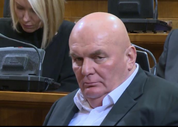 Deputeti radikal, thirrje serbëve: Mos i kaloni pushimet në Shqipëri, na dëbuan gjatë Luftës së dytë Botërore