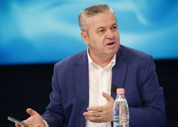 “Po pse nuk jeni dakort o hajdutë të babëzitur, dhe u sulët si qentë për gjah?”