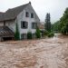 Makina të zhytura e shtëpi të shkatërruara/ Përmbytje masive në Gjermani, të paktën 30 të zhdukur