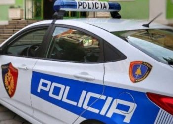 “Ta bëj unë krevatin për fëmijën”/ “Mobiljeri” mashtron policin brenda në komisariat
