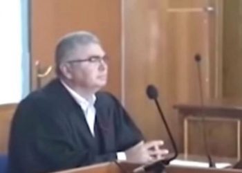 Prokurori i Kukësit u kap në Kavajë/ Detajet e reja: U filmua duke marrë paratë në tavolinë nga vëllai i të akuzuarit