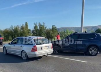Aksident në Lezhë-Shkodër/ Përplasen katër makina, disa të plagosur në spital