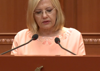 Vasilika Hysi emocionohet, fjalim lamtumire në Kuvend: Një falenderim të veçantë për Ruçin dhe Ramën