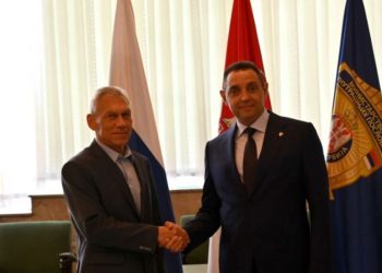 Jo vetëm armatime, Rusia trajnon policët e Serbisë. Ministri Vulin në delir