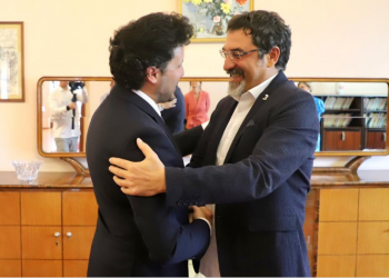 Ministri Çuçi pret në takim Dritan Abazoviç: Së shpejti hapet pika e re kufitare Shqipëri-Mali i Zi