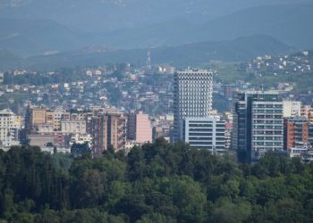 Kushtojnë më shumë se në Athinë/ Pse janë kaq të shtrenjta apartamentet në Tiranë, ekspertët japin arsyet