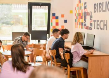 Të lidhur me librin dhe teknologjinë në Hub-et më të reja BiblioTech