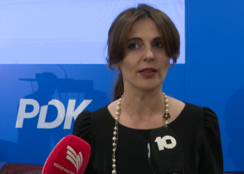 Kosovë/Vlora Çitaku rikthehet nga SHBA-ja për PDK