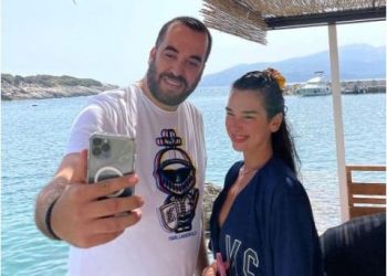 Publikohet foto: Dua Lipa dhe Greg Rama, pushime së bashku në jug të vendit?