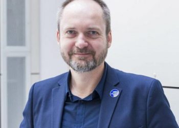 Rama prezanton një anëtar tjetër nga skuadra e Bordit të Akreditimit të Arsimit: “Ekspert i KE dhe themelues i disa programeve universitare”