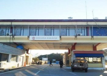 Hapen kufijtë me Greqinë/ Nis normalisht lëvizja në Kapshticë dhe Kakavijë, niset trageti i parë nga Saranda