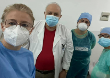 “Gripi i verës ka të njëjtat simptoma me variantin Delta”/ Mjeku i njohur apel pushuesve: Nëse keni shenja izolohuni