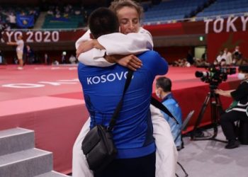“Tokio 2020”/ Kosova siguron medaljen në Lojrat Olimpike, xhudistja Krasniqi kalon në finale pas 3 fitoreve radhazi