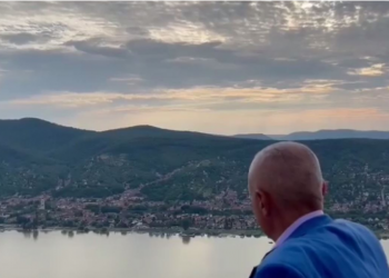 Me “Zonjën e Parë” afër por jashtë objektivit, Meta magjepset nga Danubi në Hungari: Frymëzues