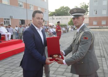Diplomohen 59 oficerët e rinj të FA/ Peleshi: Akademia, diploma ekuivalente me akademitë e vendeve të NATO