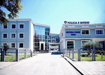 “Donte të më vriste”/ Dy muaj pas ndarjes, plas sherri mes çiftit të huaj në Tiranë. Zvicerania përfundon “e masakruar” në spital