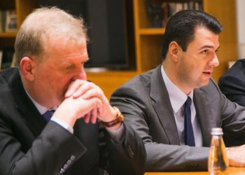 Genc Pollo, thirrje Bashës e kryesisë së PD: Kërkoni ndjesë për bojkotin e vendoreve e djegien e mandateve në 2019