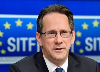 “Krime të tmerrshme u kryen kundër kosovarëve”/ Prokurori amerikan: Një përpjekje shumëkombëshe për ta gjetur të vërtetën
