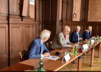 “Erdha vetë ta kuptoni sa rëndësi ka për ne”/ Rama takim me drejtues të universitetit BOKU në Vjenë: Duam mbështetje të drejtëpërdrejtë për Universitetin Bujqësor të Tiranës