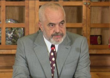 “E pajustifikueshme mungesa e etikës së policëve me qytetarët”/ Rama takim me drejtuesit e uniformave blu: ‘Rikonstruktimi’ edhe në nivel komisariatesh