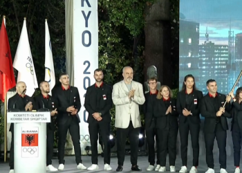 Lojërat Olimpike në Tokio/ Rama ia dorëzon flamurin kombëtar Luiza Gegës dhe Briken Çaljas!