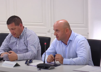 Shpallja e rezultatit përfundimtar të zgjedhjeve, përfaqësuesi i PS provokon me citimin e Bashës: As ne s’do e thoshim më mirë se ai