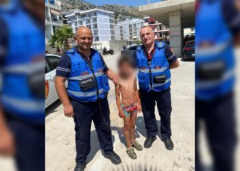 Kishte humbur në zonën e plazhit në Shëngjin, gjendet 7-vjeçari
