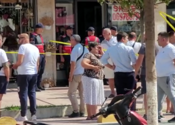 Vetëvritet me armë zjarri 47 vjeçari brenda dyqanit të tij në Fier