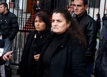 Nëna e 7-vjeçarit që humbi jetën në Gërdec: Gjykatësi është kërcënuar, vendimi i GJKKO i turpshëm!