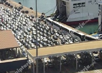 Fluks në portin e Durrësit! Ja sa emigrantë shqiptarë janë kthyer për dy ditë në atdhe