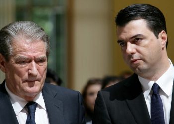 Kadilli: Humbësi nuk ka ndërmend të lëshojë karrigen e PD-së! Ish-kryetari ka mbetur si gjyle nëpër këmbët e partisë