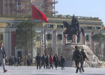 Sa banorë ka Tirana?