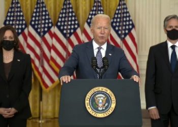 “Jemi në kontakt me talibanët”, Biden: Amerikanët po lejohen që të shkojnë në aeroport