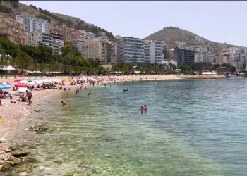 “Lëvizjet do jenë të vështira e të kushtueshme”, masat anti-COVID rrezikojnë turizmin e vjeshtës e dimrit