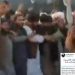 VIDEO: Pas 20 vitesh në mërgim, bashkëthemeluesi i talebanëve arrin në Afganistan, pritet me brohoritje
